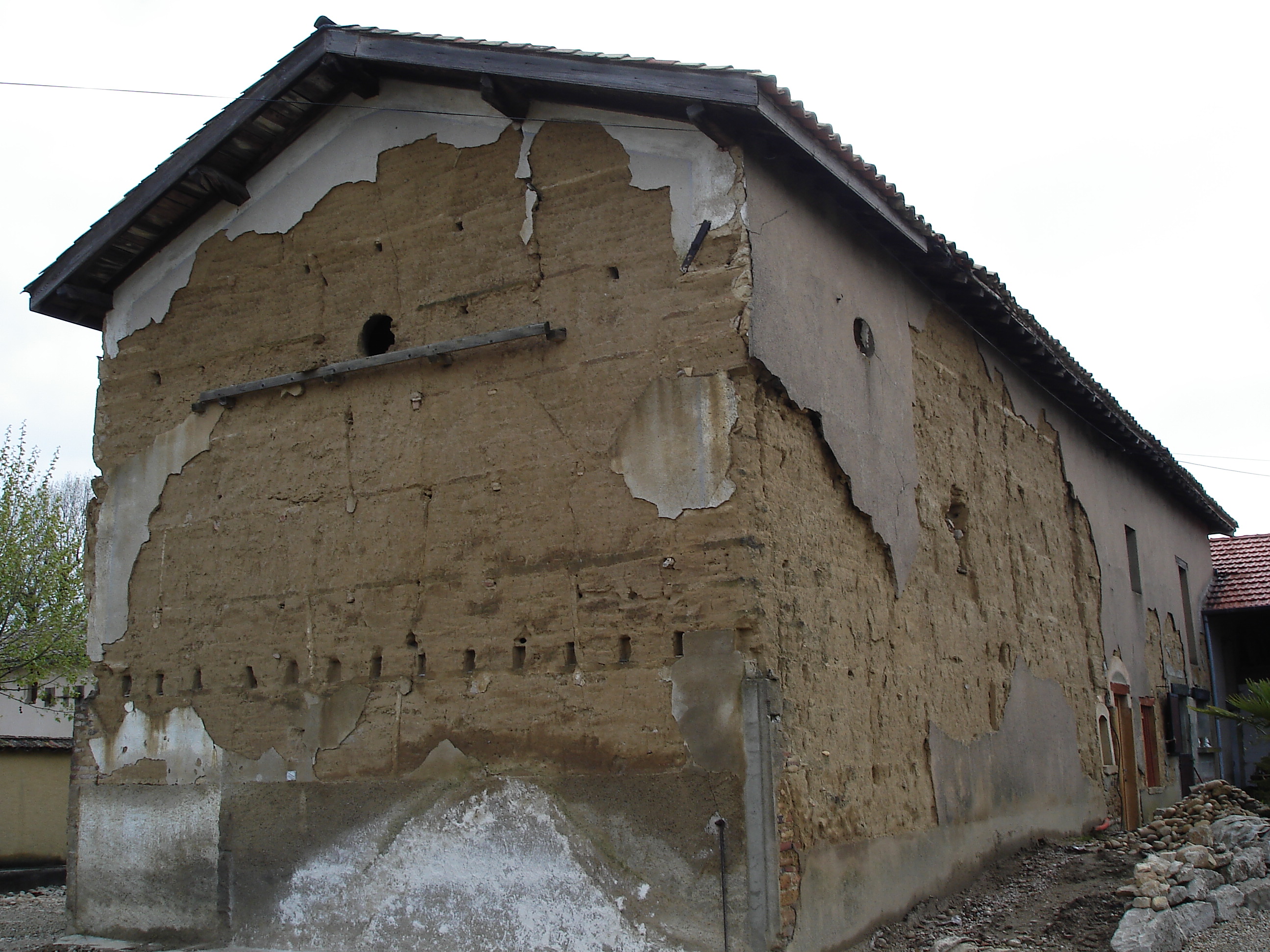 rénovation ancienne ferme pisé